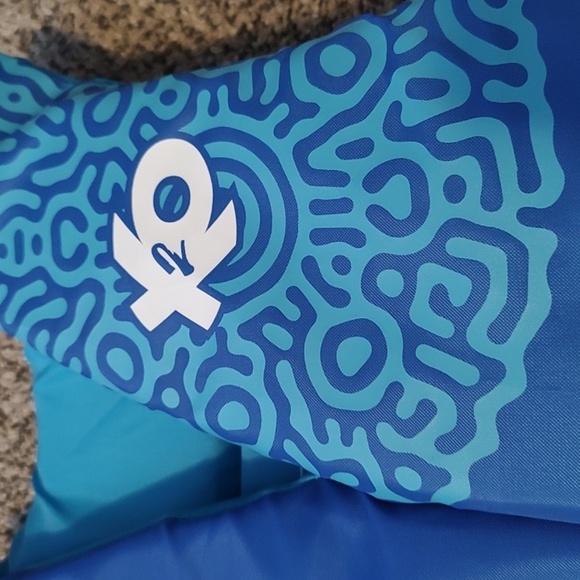 Universal Life Vest and Jacket - Picture 3 of 6